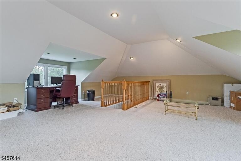 Property listing MLS 4050002 photo 31