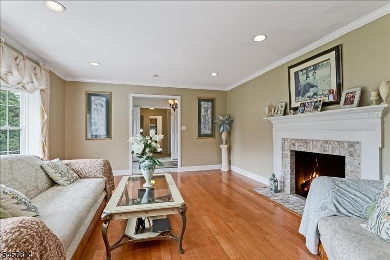 Property listing MLS 4050002 photo 8