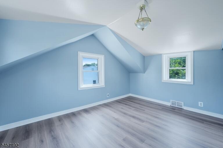 Property listing MLS 4050005 photo 18