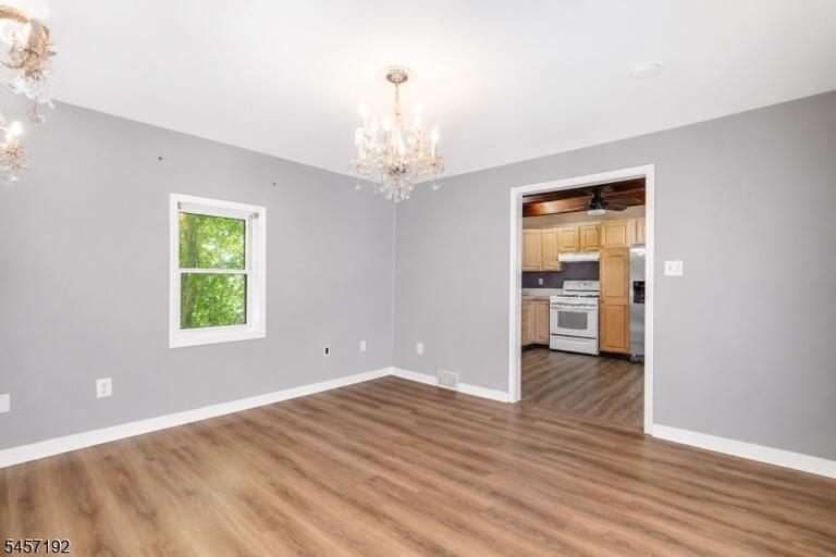 Property listing MLS 4050005 photo 7