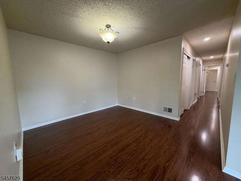 Property listing MLS 4050006 photo 5