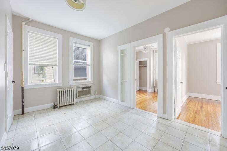 Property listing MLS 4050011 photo 12