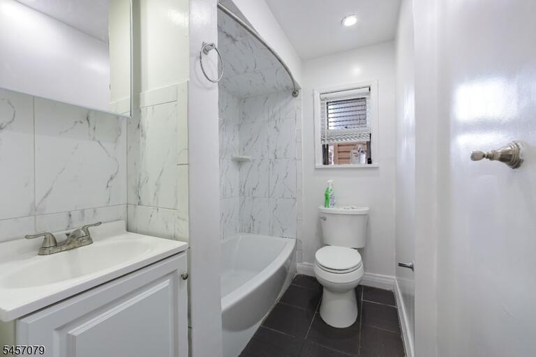 Property listing MLS 4050011 photo 13