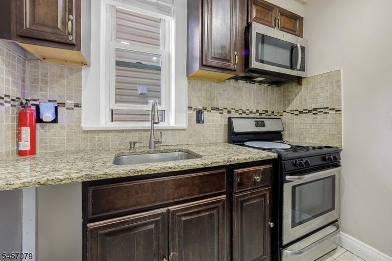 Property listing MLS 4050011 photo 16