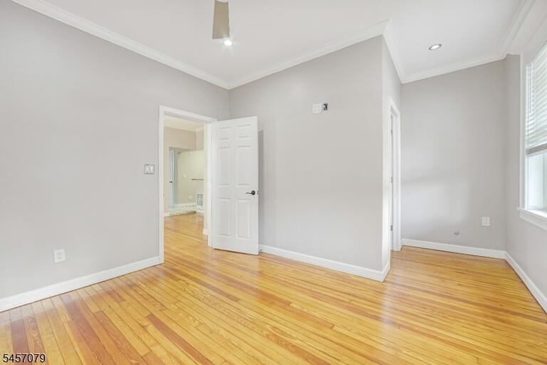 Property listing MLS 4050011 photo 5
