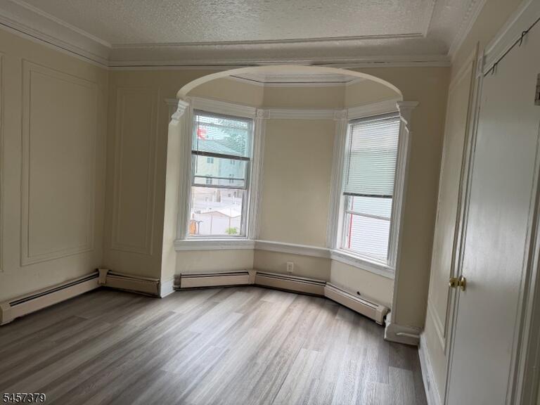 Property listing MLS 4050022 photo 4