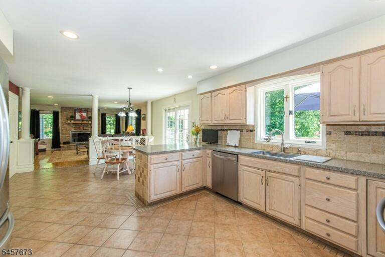 Property listing MLS 4050039 photo 13