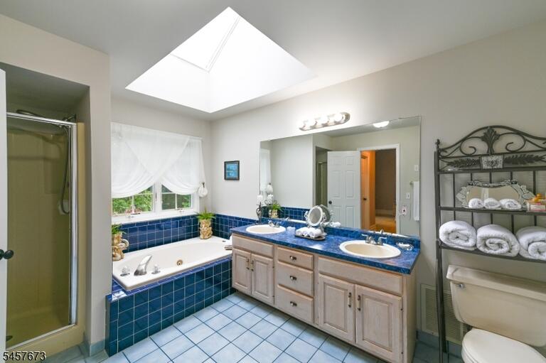 Property listing MLS 4050039 photo 22