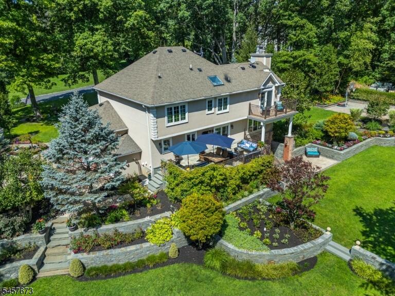 Property listing MLS 4050039 photo 3