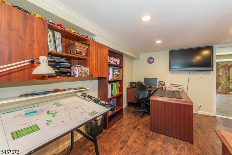 Property listing MLS 4050039 photo 37