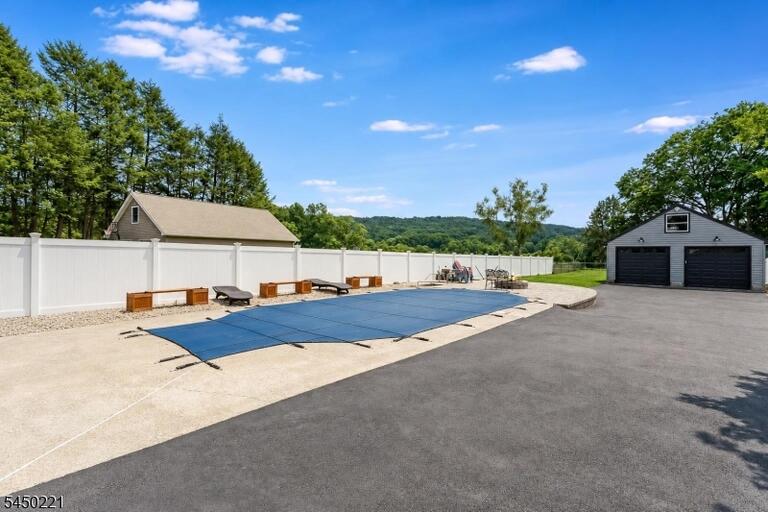 Property listing MLS 4050056 photo 35