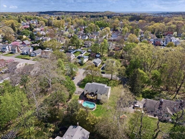 Property listing MLS 4050063 photo 32