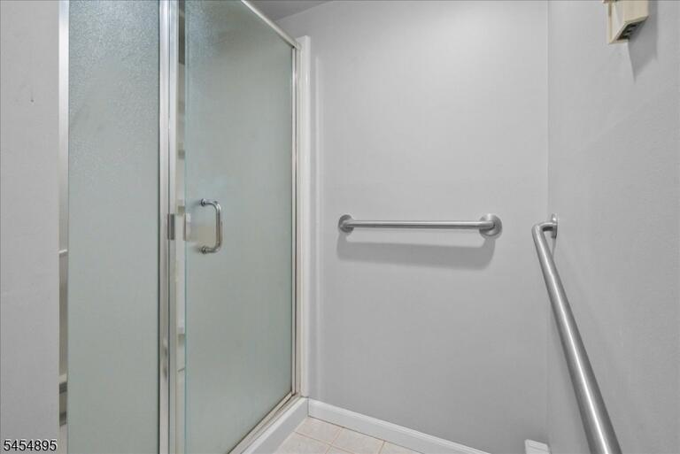 Property listing MLS 4050068 photo 30