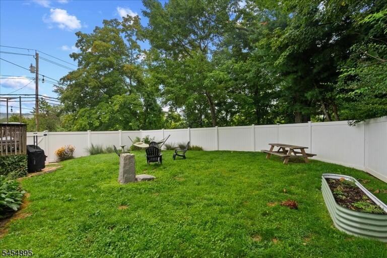 Property listing MLS 4050068 photo 42