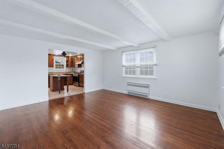 Property listing MLS 4050072 photo 3