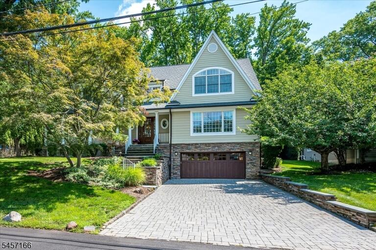 Property listing MLS 4050078 photo 1