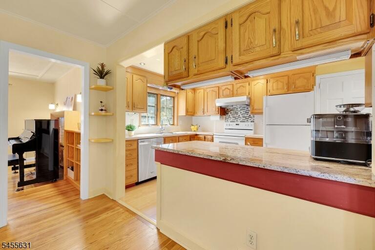 Property listing MLS 4050080 photo 9
