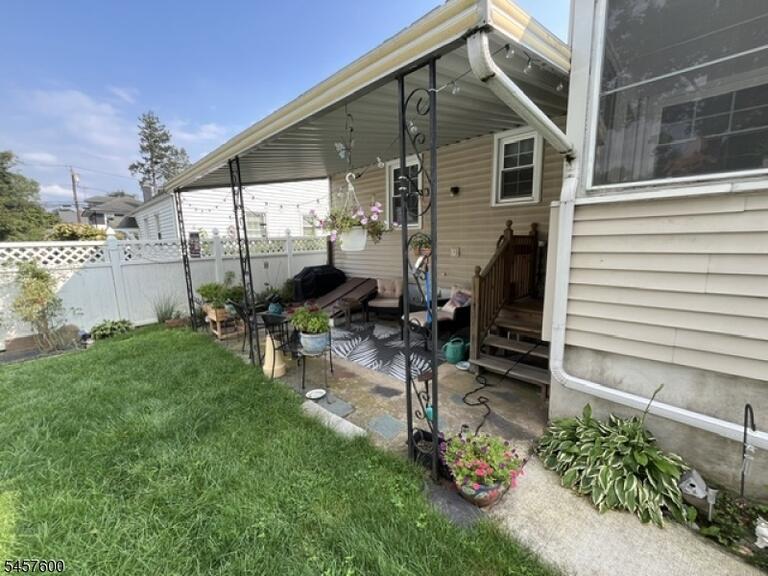 Property listing MLS 4050084 photo 4