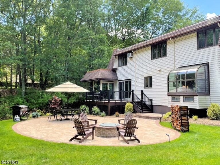 Property listing MLS 4050097 photo 2