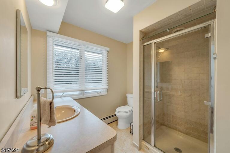 Property listing MLS 4050097 photo 32