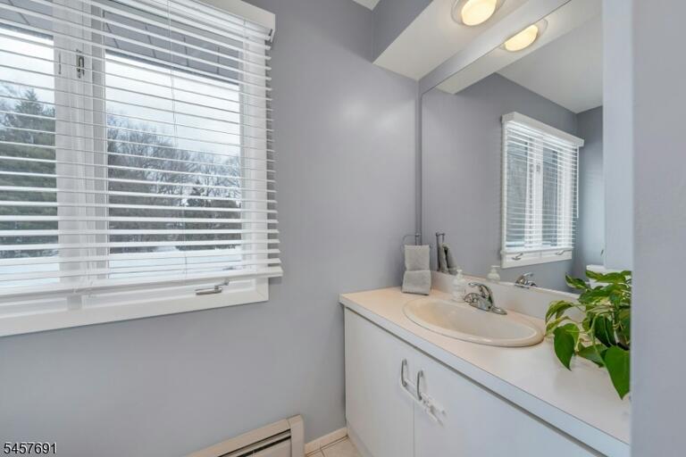 Property listing MLS 4050097 photo 37