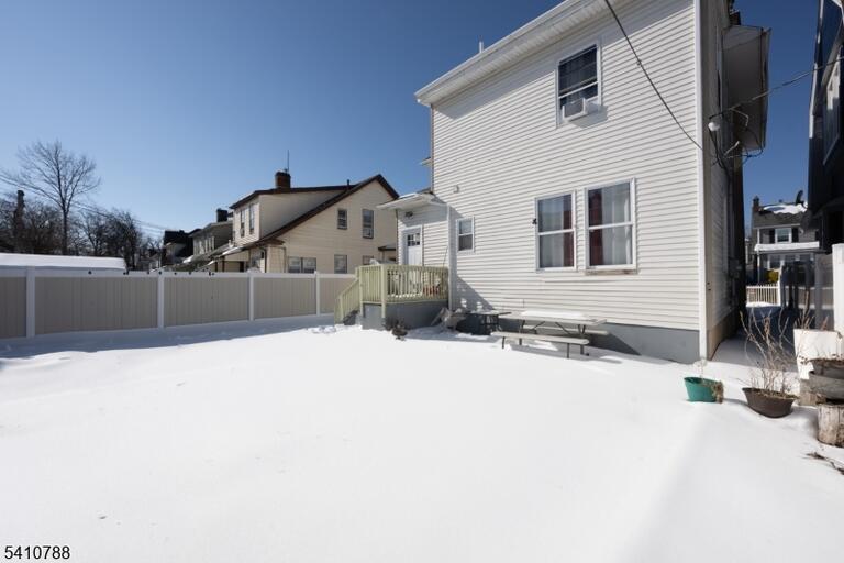 Property listing MLS 4050106 photo 3