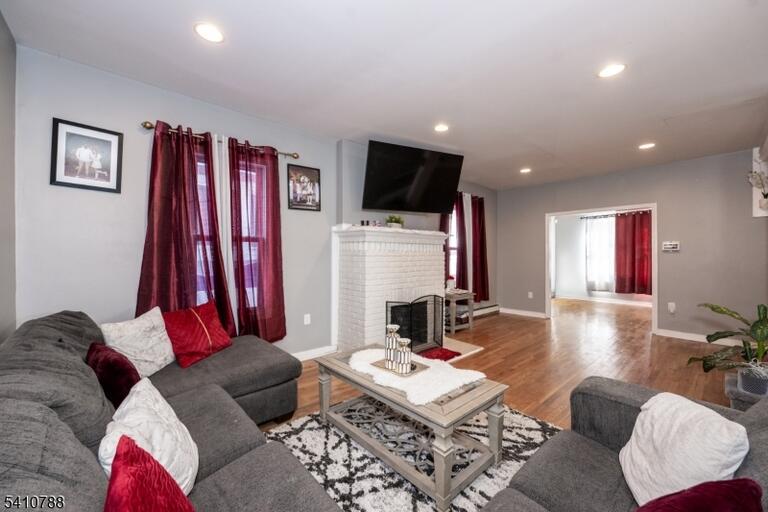 Property listing MLS 4050106 photo 5