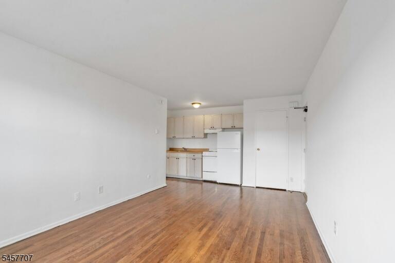Property listing MLS 4050122 photo 4