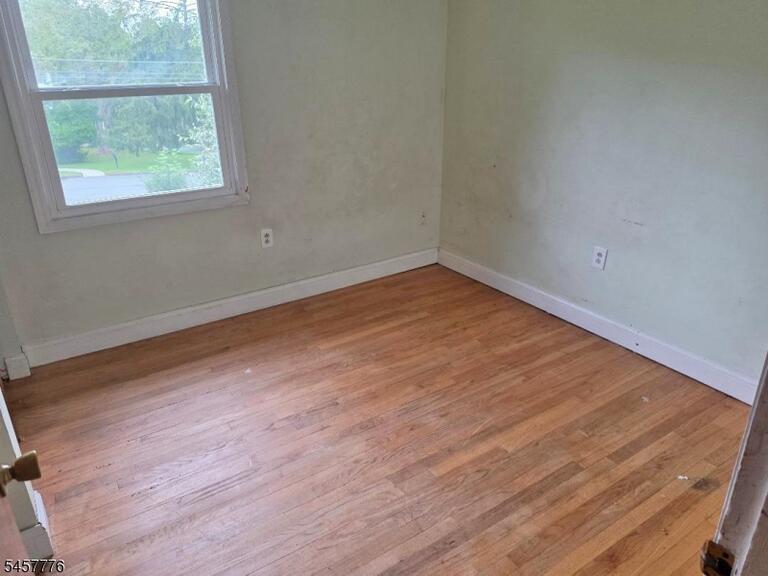 Property listing MLS 4050123 photo 10