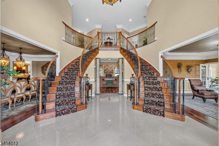 Property listing MLS 4050130 photo 3
