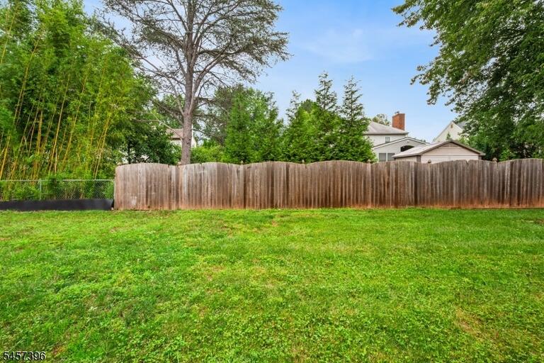 Property listing MLS 4050131 photo 23