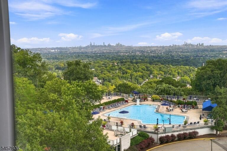 Property listing MLS 4050145 photo 35