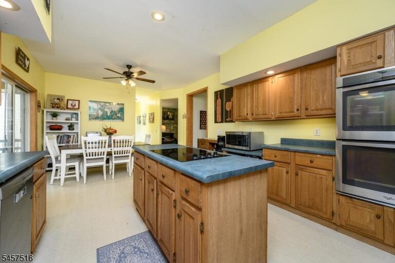 Property listing MLS 4050158 photo 11