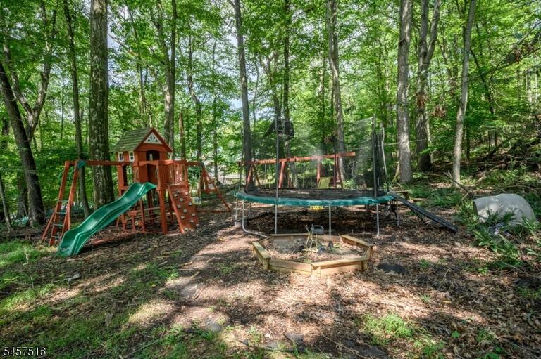 Property listing MLS 4050158 photo 35