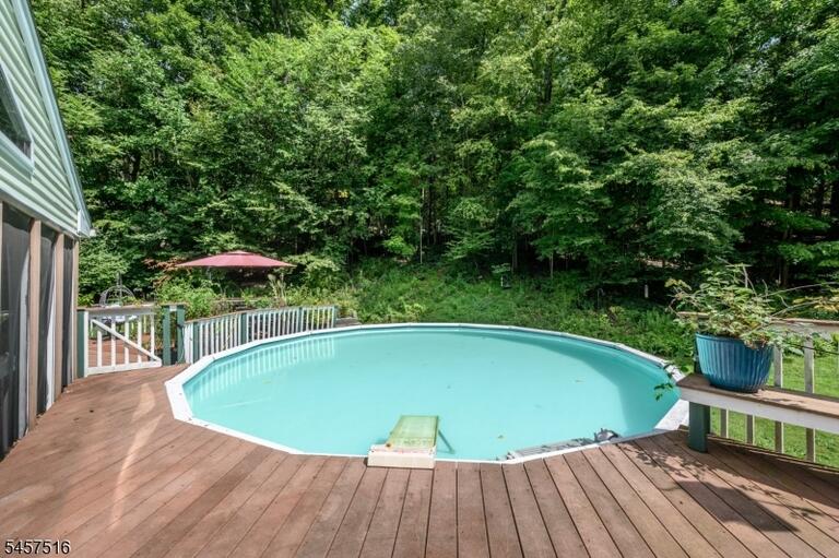 Property listing MLS 4050158 photo 39