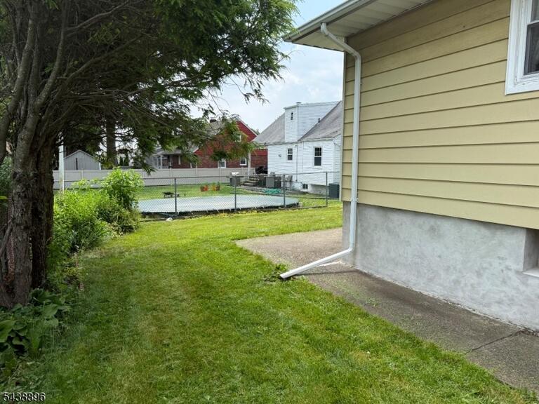 Property listing MLS 4050165 photo 25
