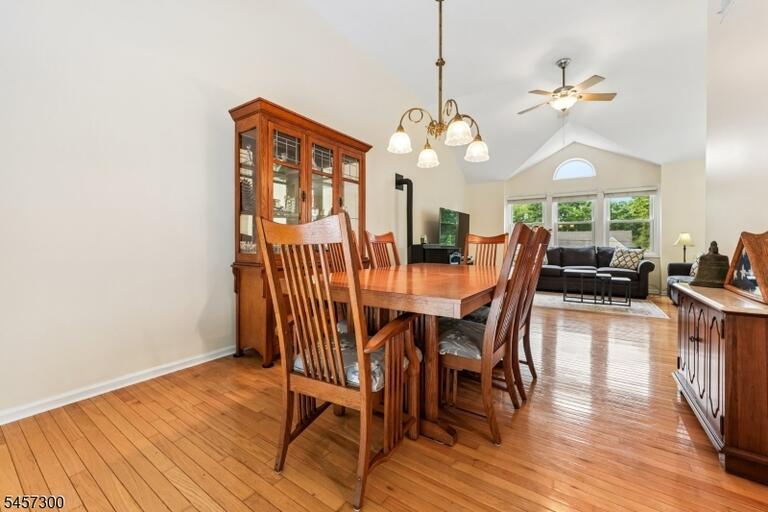 Property listing MLS 4050172 photo 10