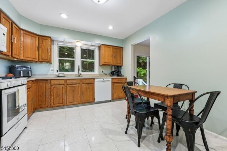 Property listing MLS 4050172 photo 13