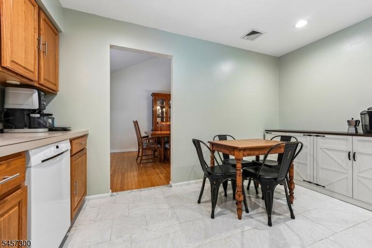 Property listing MLS 4050172 photo 14