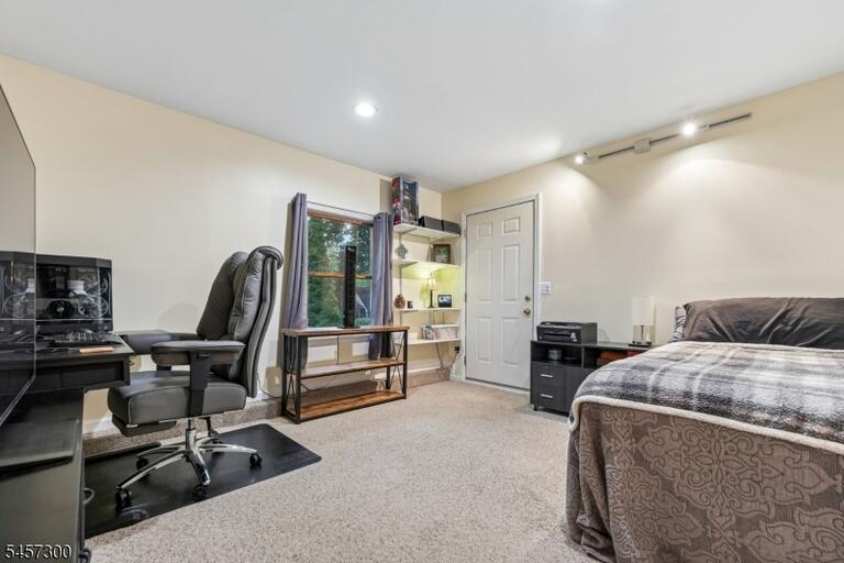 Property listing MLS 4050172 photo 27