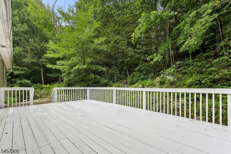 Property listing MLS 4050172 photo 31