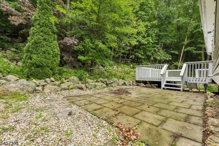 Property listing MLS 4050172 photo 34