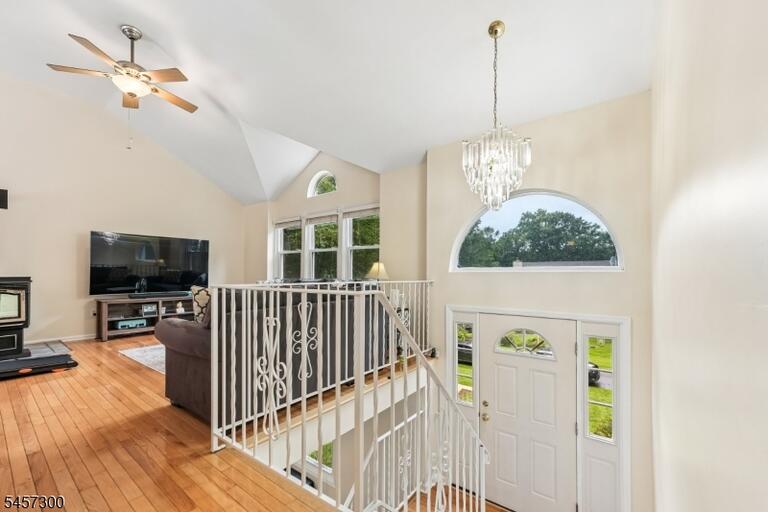 Property listing MLS 4050172 photo 5