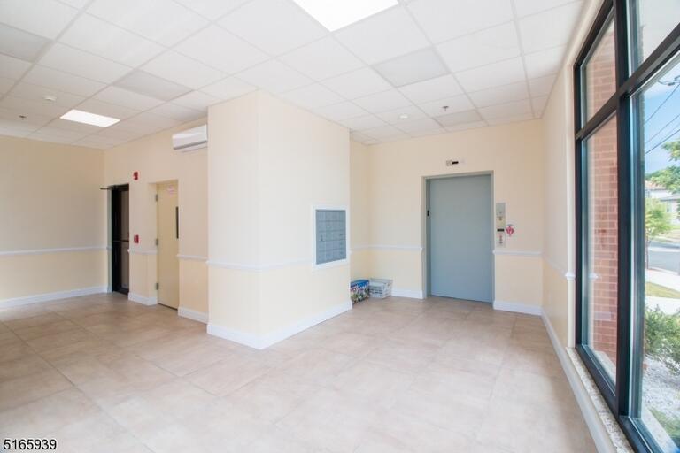 Property listing MLS 4050181 photo 3
