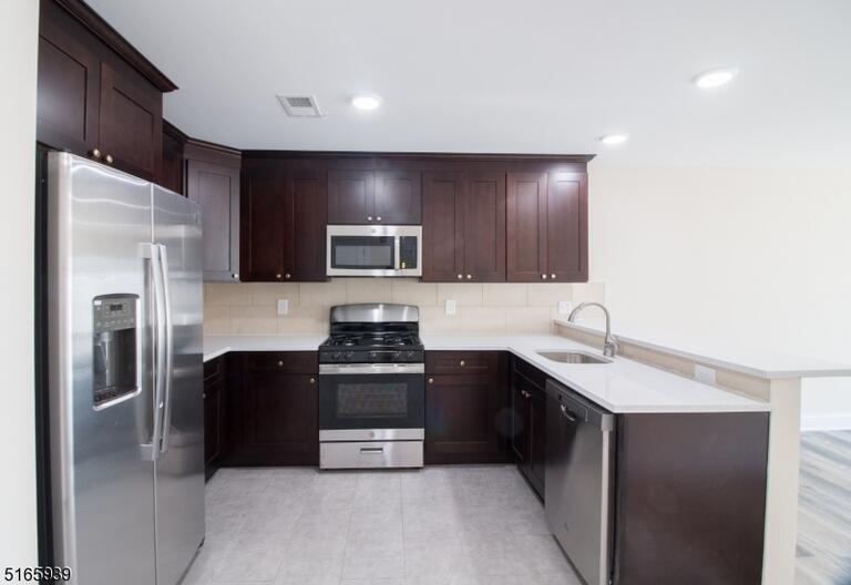 Property listing MLS 4050181 photo 5