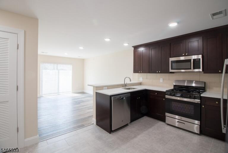 Property listing MLS 4050181 photo 6