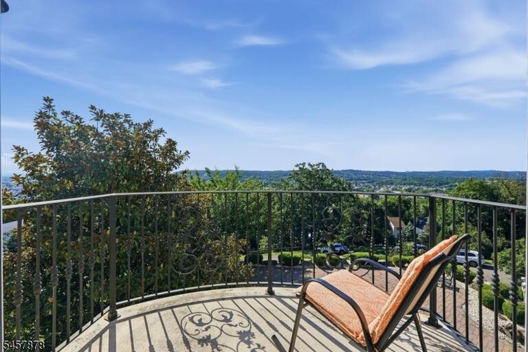 Property listing MLS 4050182 photo 18
