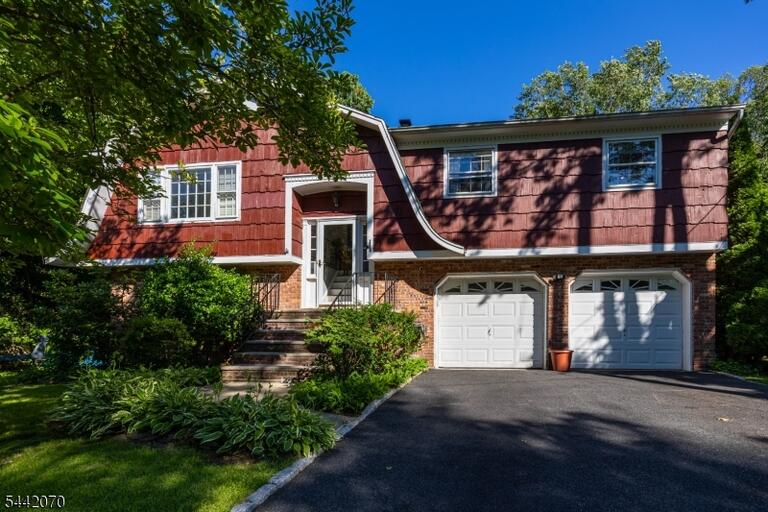 Property listing MLS 4050183 photo 1