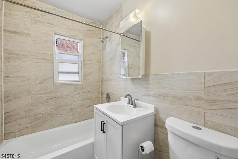 Property listing MLS 4050185 photo 24