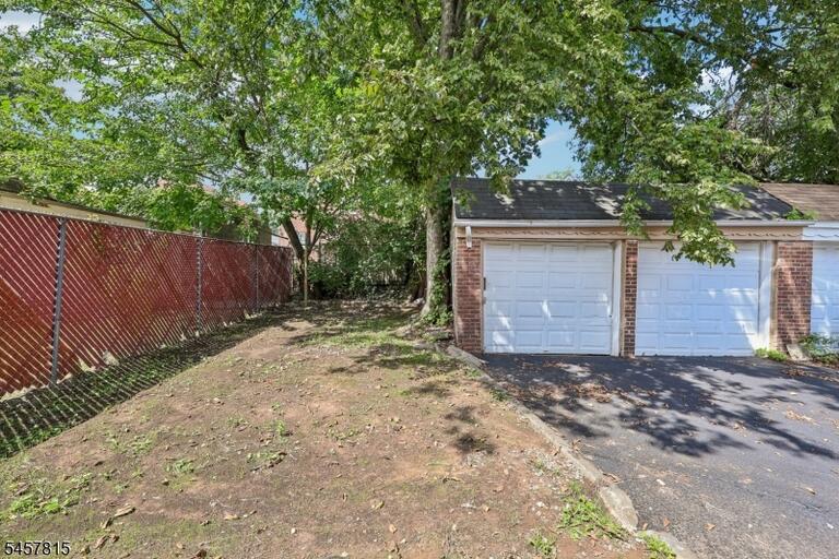 Property listing MLS 4050185 photo 31